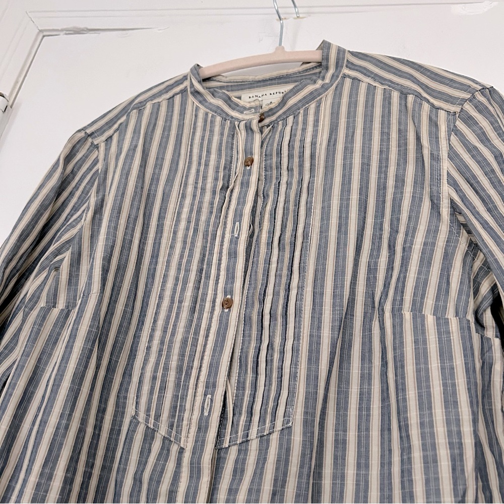 Banana Republic Blue White Cotton Long Sleeve Striped Button Down Top
